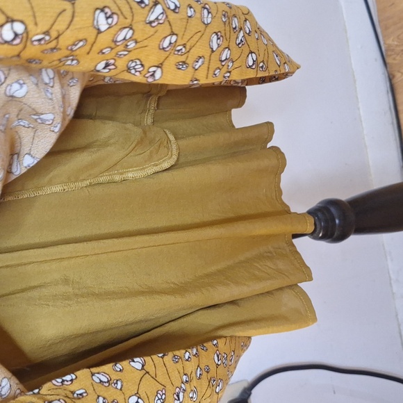 Gorgeous Yellow Mini Dress (with pockets) - Picture 9 of 12